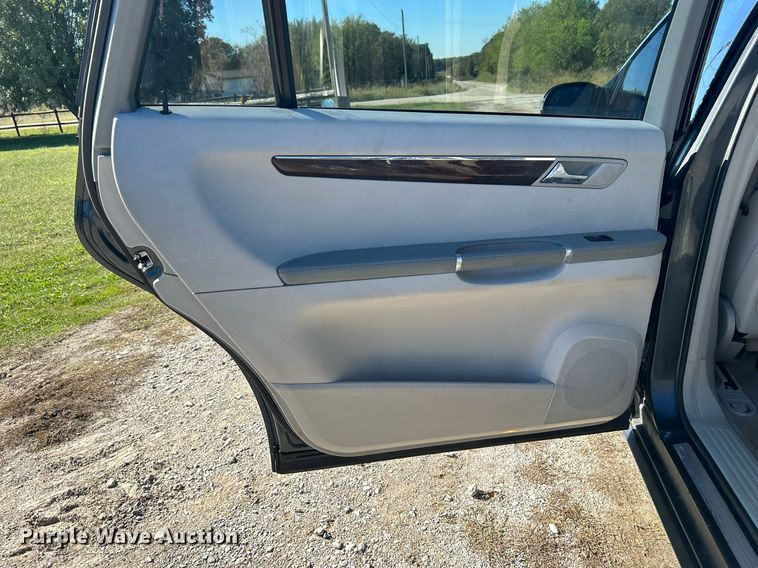 image for item DJ6433 2010 Mercedes Benz R350