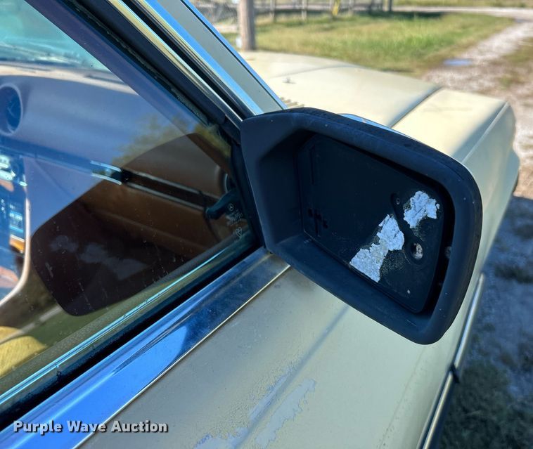 image for item DJ6434 1979 Mercedes Benz 107