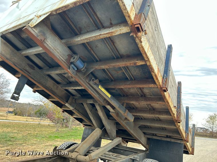 image for item DJ6468 1997 GMC C6500  dump flatbed truck