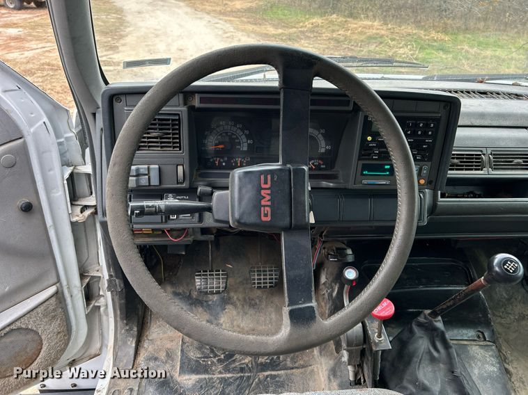 image for item DJ6468 1997 GMC C6500  dump flatbed truck