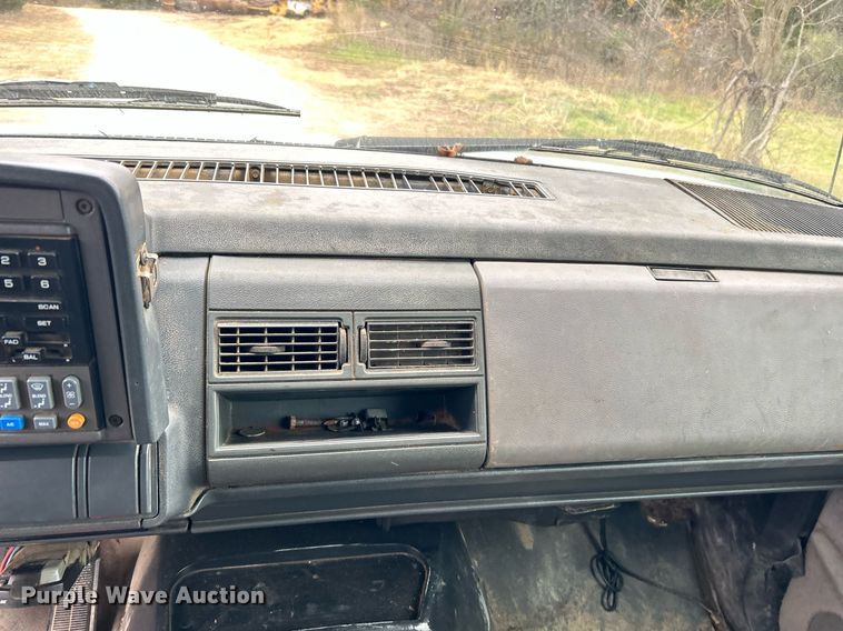 image for item DJ6468 1997 GMC C6500  dump flatbed truck