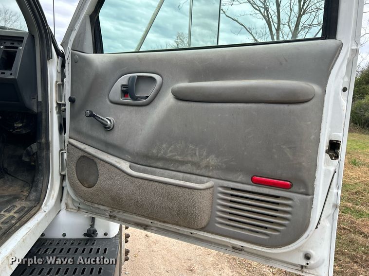 image for item DJ6468 1997 GMC C6500  dump flatbed truck