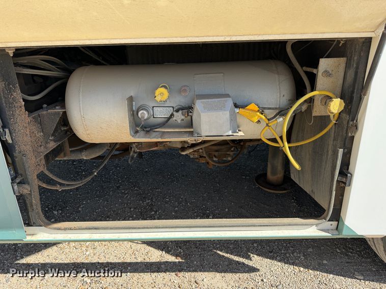 image for item DK2572 1997 Fleetwood Discovery  RV