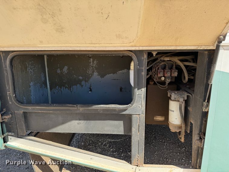 image for item DK2572 1997 Fleetwood Discovery  RV