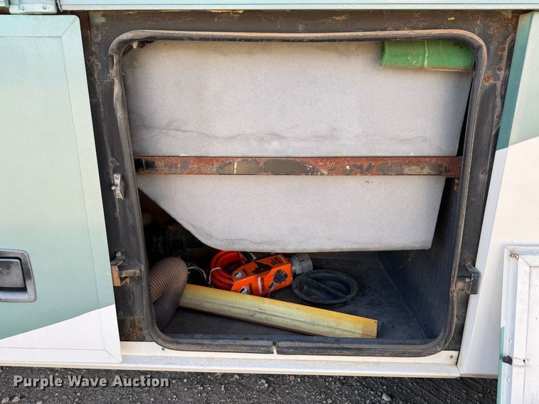 image for item DK2572 1997 Fleetwood Discovery  RV