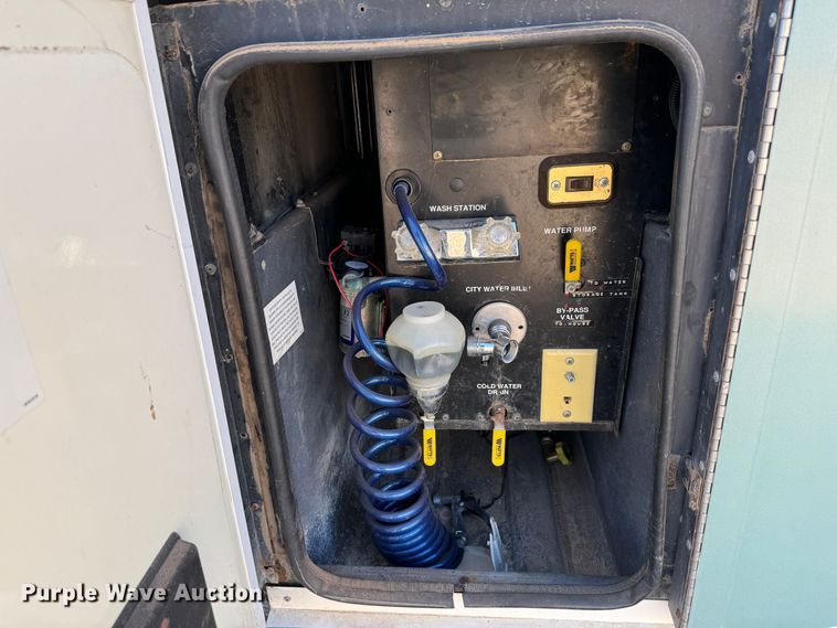 image for item DK2572 1997 Fleetwood Discovery  RV