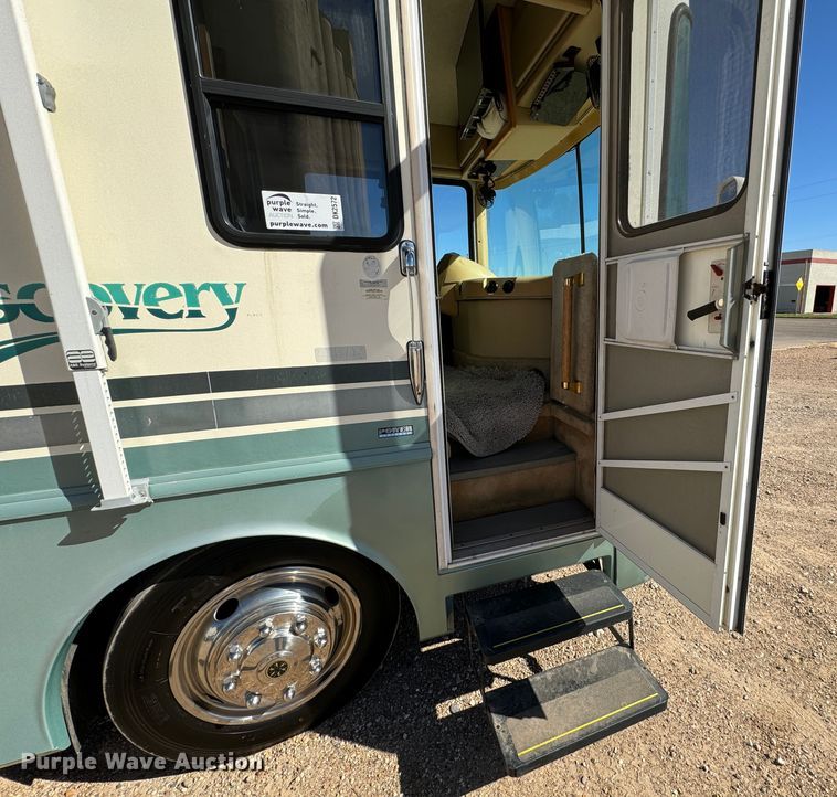 image for item DK2572 1997 Fleetwood Discovery  RV