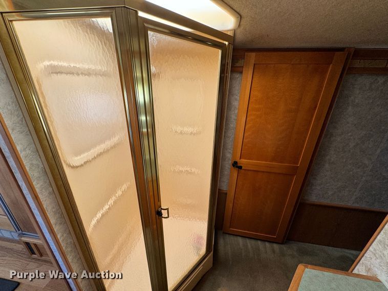 image for item DK2572 1997 Fleetwood Discovery  RV