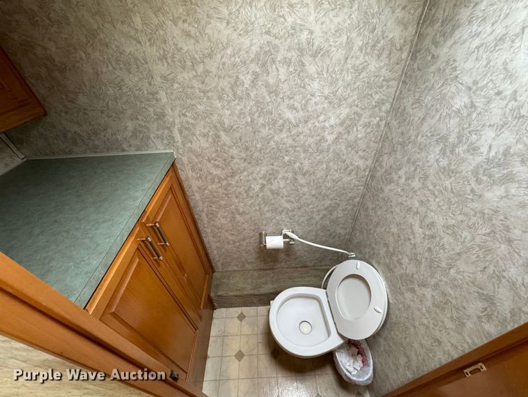 image for item DK2572 1997 Fleetwood Discovery  RV