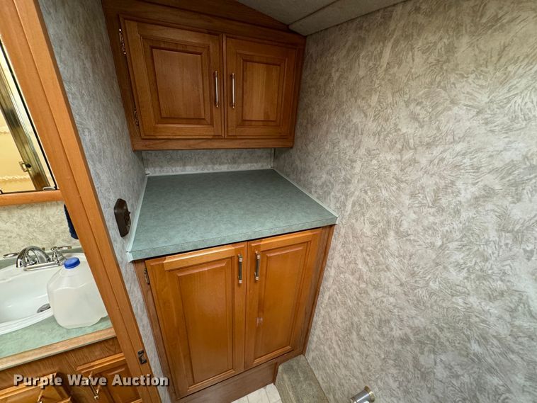 image for item DK2572 1997 Fleetwood Discovery  RV