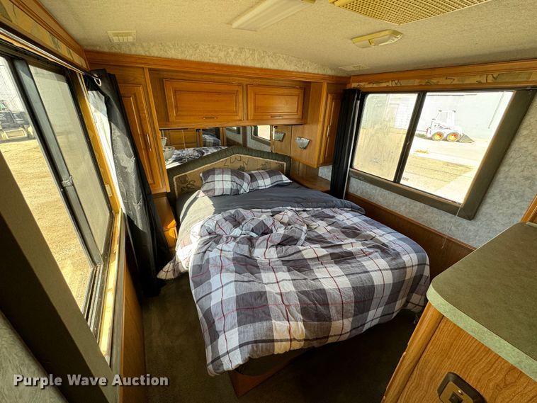 image for item DK2572 1997 Fleetwood Discovery  RV