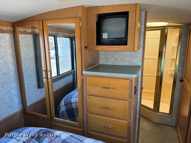 image for item DK2572 1997 Fleetwood Discovery  RV