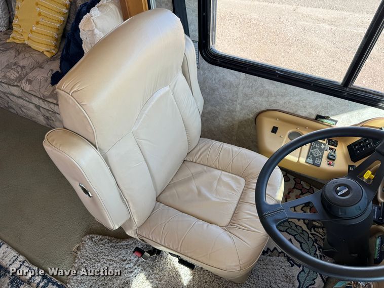 image for item DK2572 1997 Fleetwood Discovery  RV