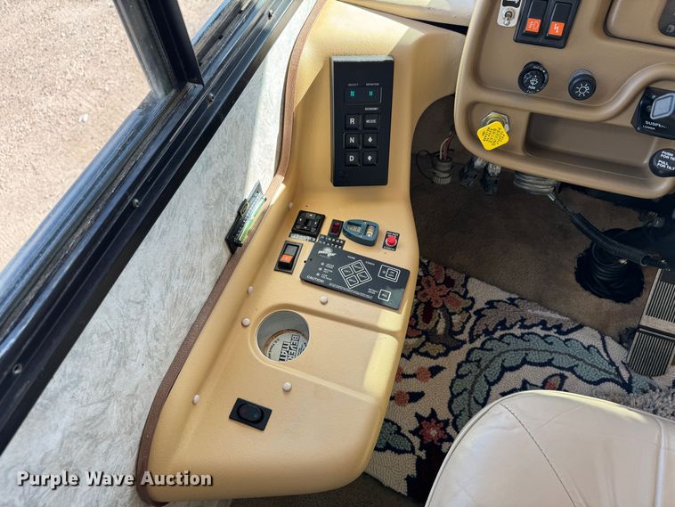 image for item DK2572 1997 Fleetwood Discovery  RV