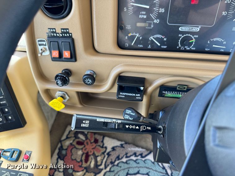 image for item DK2572 1997 Fleetwood Discovery  RV