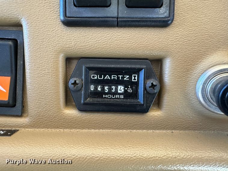 image for item DK2572 1997 Fleetwood Discovery  RV