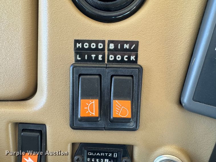 image for item DK2572 1997 Fleetwood Discovery  RV