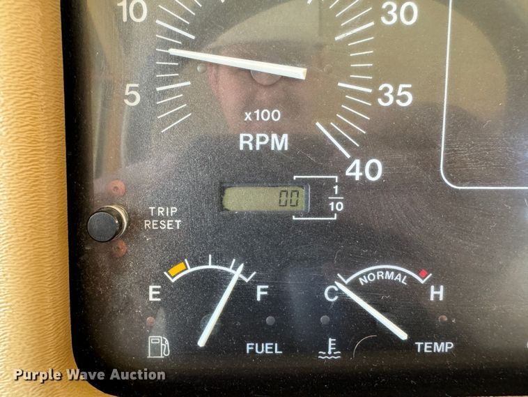 image for item DK2572 1997 Fleetwood Discovery  RV