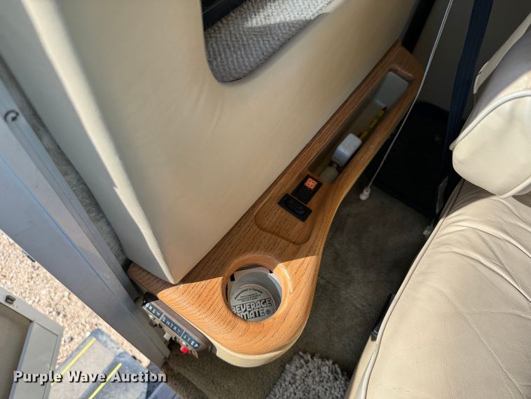 image for item DK2572 1997 Fleetwood Discovery  RV