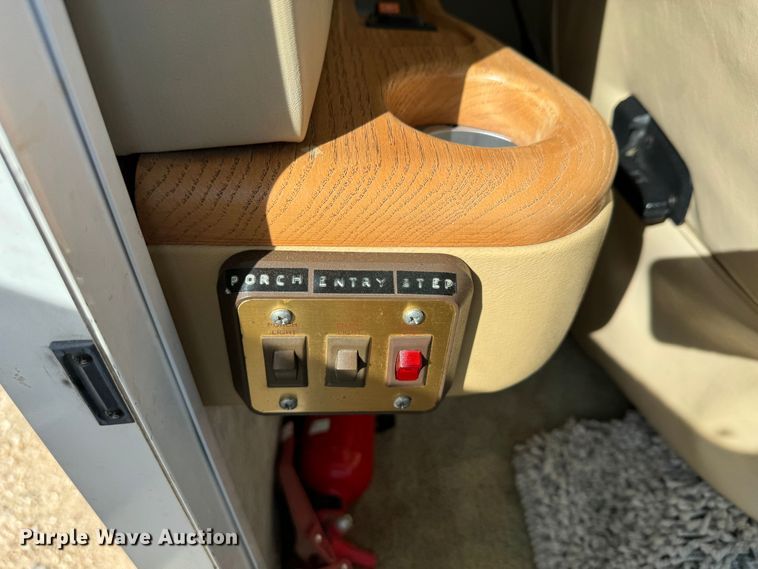 image for item DK2572 1997 Fleetwood Discovery  RV