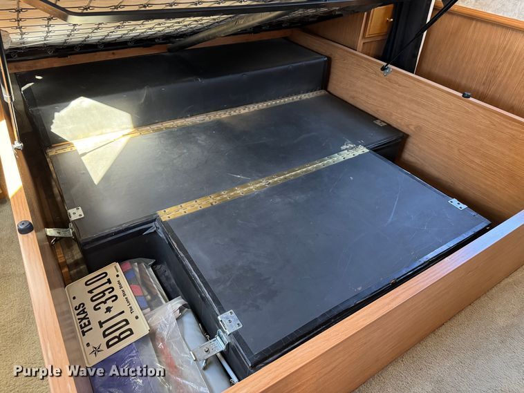 image for item DK2572 1997 Fleetwood Discovery  RV