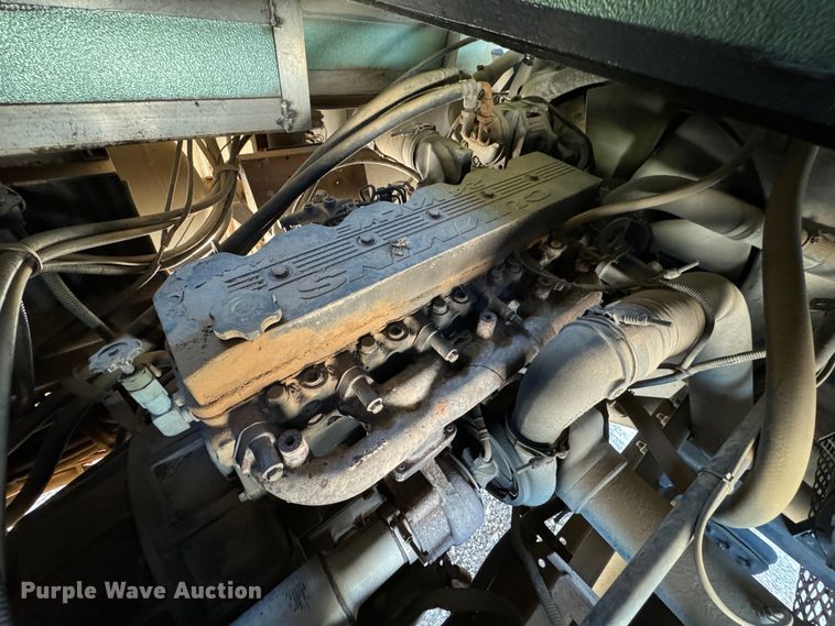 image for item DK2572 1997 Fleetwood Discovery  RV