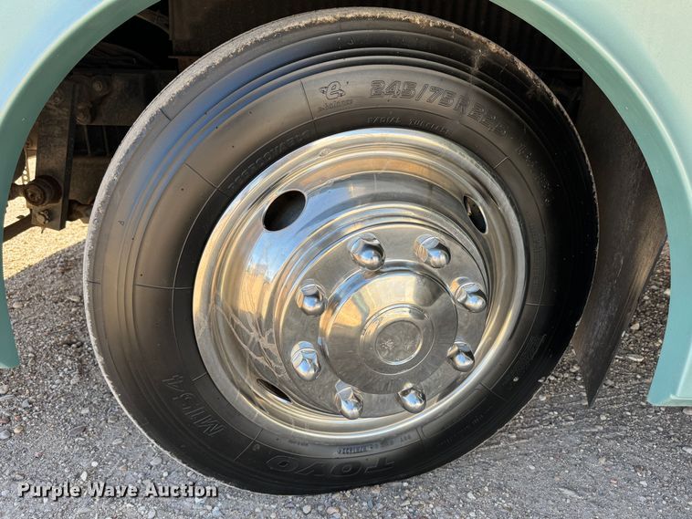 image for item DK2572 1997 Fleetwood Discovery  RV