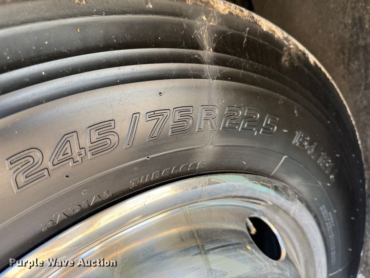 image for item DK2572 1997 Fleetwood Discovery  RV