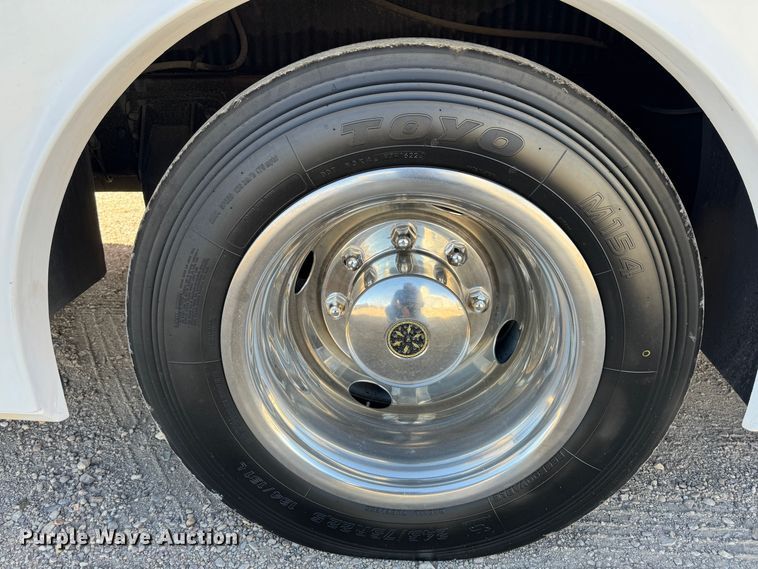 image for item DK2572 1997 Fleetwood Discovery  RV