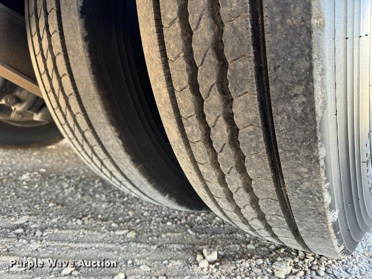 image for item DK2572 1997 Fleetwood Discovery  RV