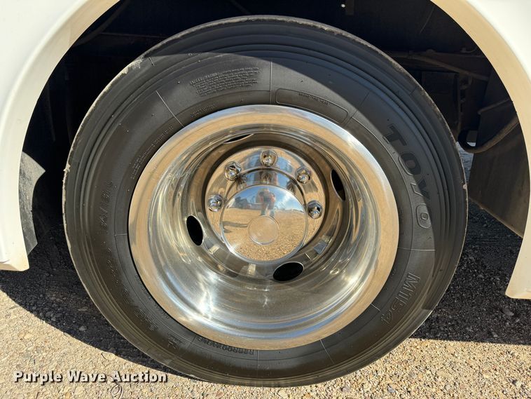 image for item DK2572 1997 Fleetwood Discovery  RV