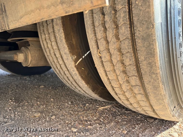 image for item DK2572 1997 Fleetwood Discovery  RV