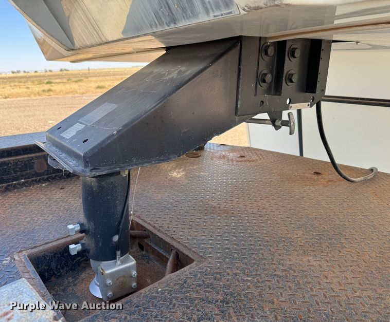 image for item DK2574 2015 Impact IP386  toy hauler camper