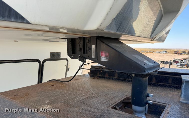 image for item DK2574 2015 Impact IP386  toy hauler camper