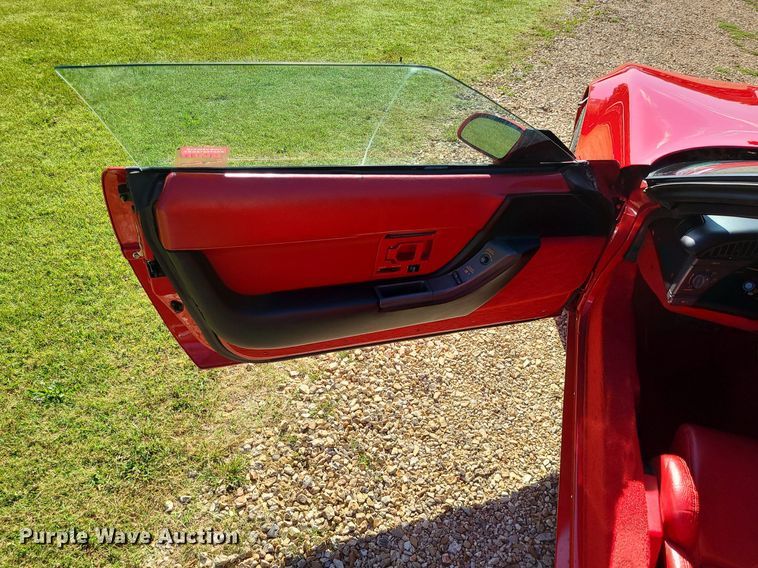 image for item DK4100 1990 Chevrolet Corvette  convertible