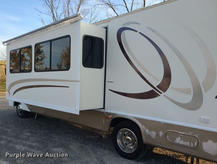 image for item DK4127 2003 Four Winds Hurricane  RV