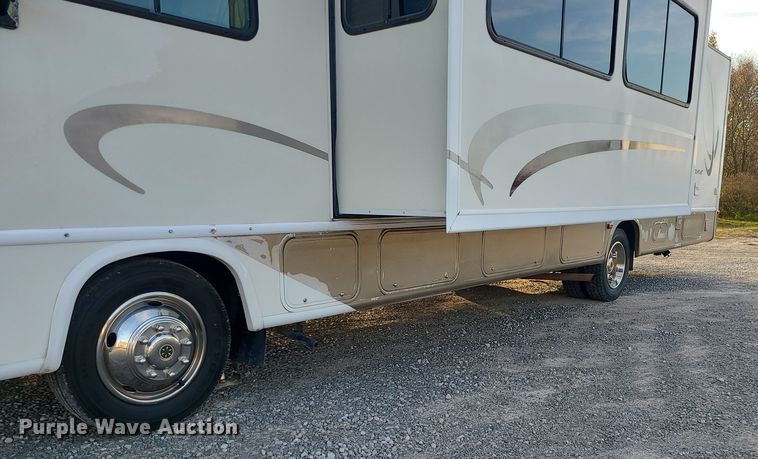 image for item DK4127 2003 Four Winds Hurricane  RV