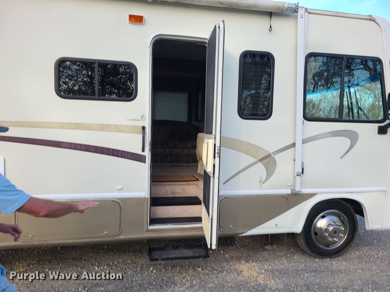 image for item DK4127 2003 Four Winds Hurricane  RV