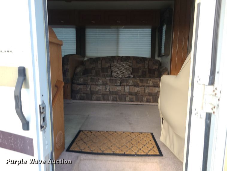 image for item DK4127 2003 Four Winds Hurricane  RV