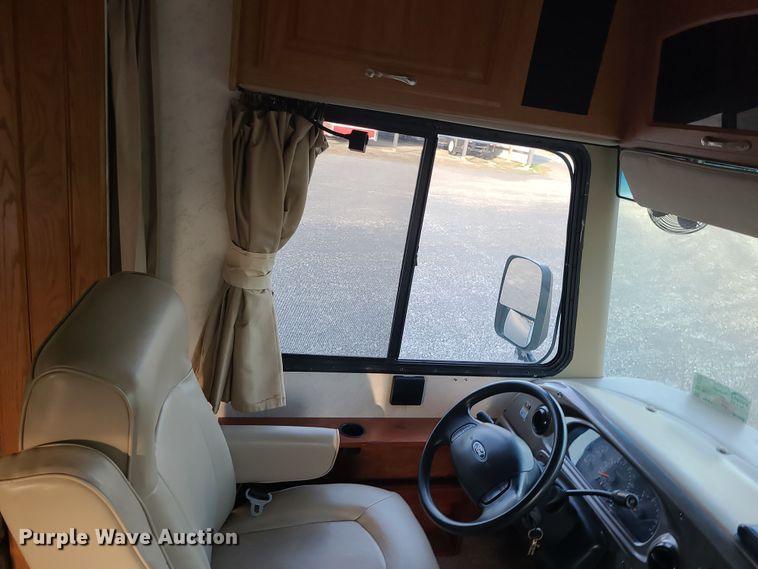 image for item DK4127 2003 Four Winds Hurricane  RV