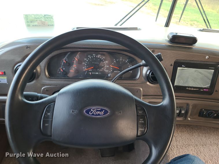 image for item DK4127 2003 Four Winds Hurricane  RV