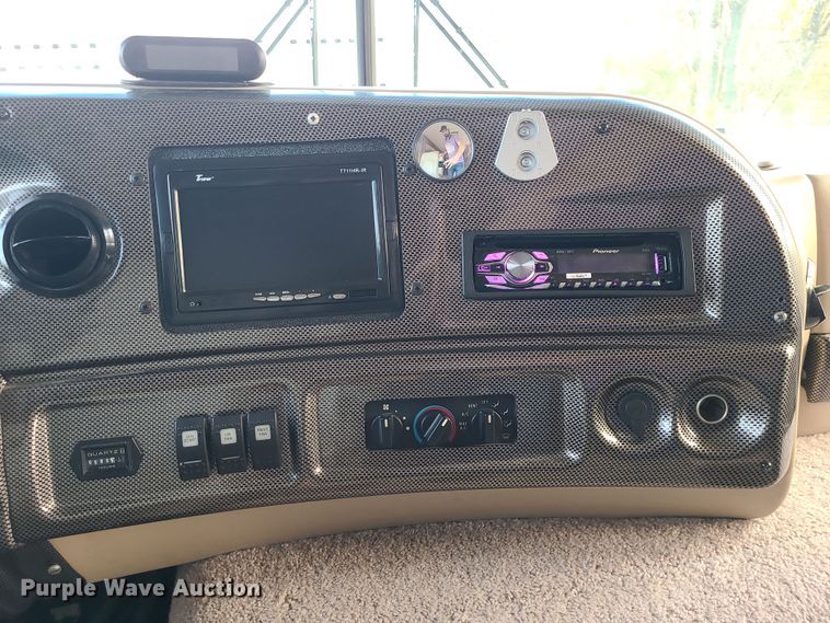 image for item DK4127 2003 Four Winds Hurricane  RV