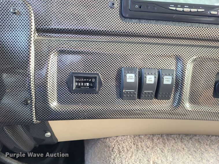 image for item DK4127 2003 Four Winds Hurricane  RV