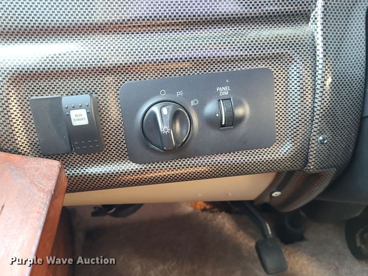 image for item DK4127 2003 Four Winds Hurricane  RV