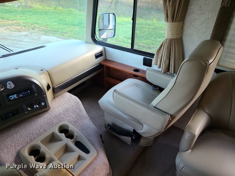 image for item DK4127 2003 Four Winds Hurricane  RV