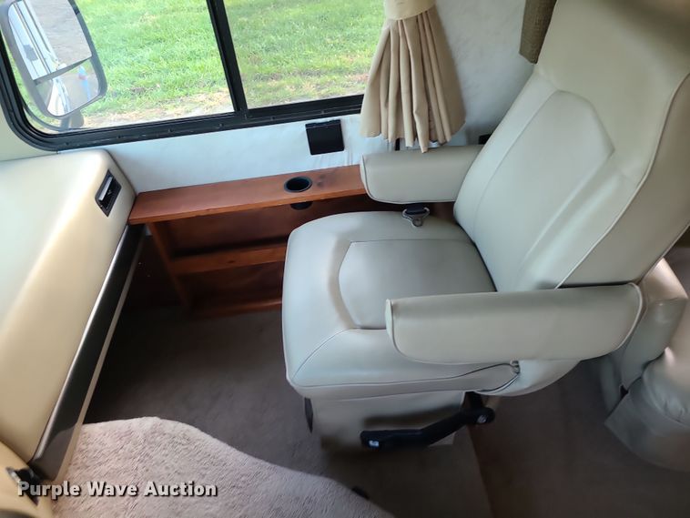 image for item DK4127 2003 Four Winds Hurricane  RV