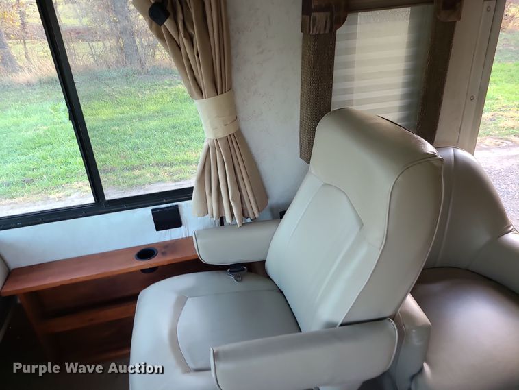 image for item DK4127 2003 Four Winds Hurricane  RV