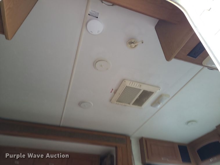 image for item DK4127 2003 Four Winds Hurricane  RV