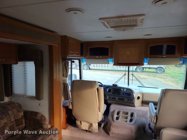 image for item DK4127 2003 Four Winds Hurricane  RV