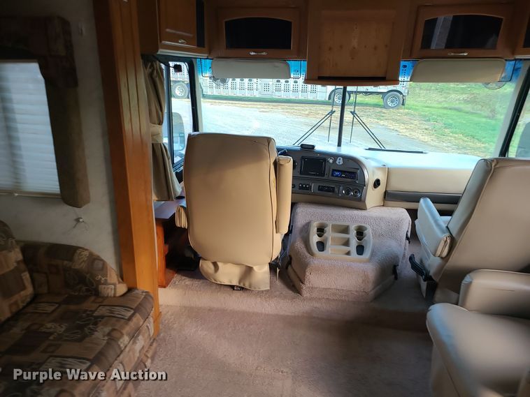 image for item DK4127 2003 Four Winds Hurricane  RV